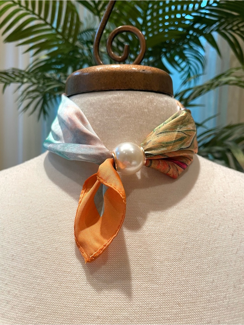 Multicolor Silk magnetic pearl neck Scarf never worn